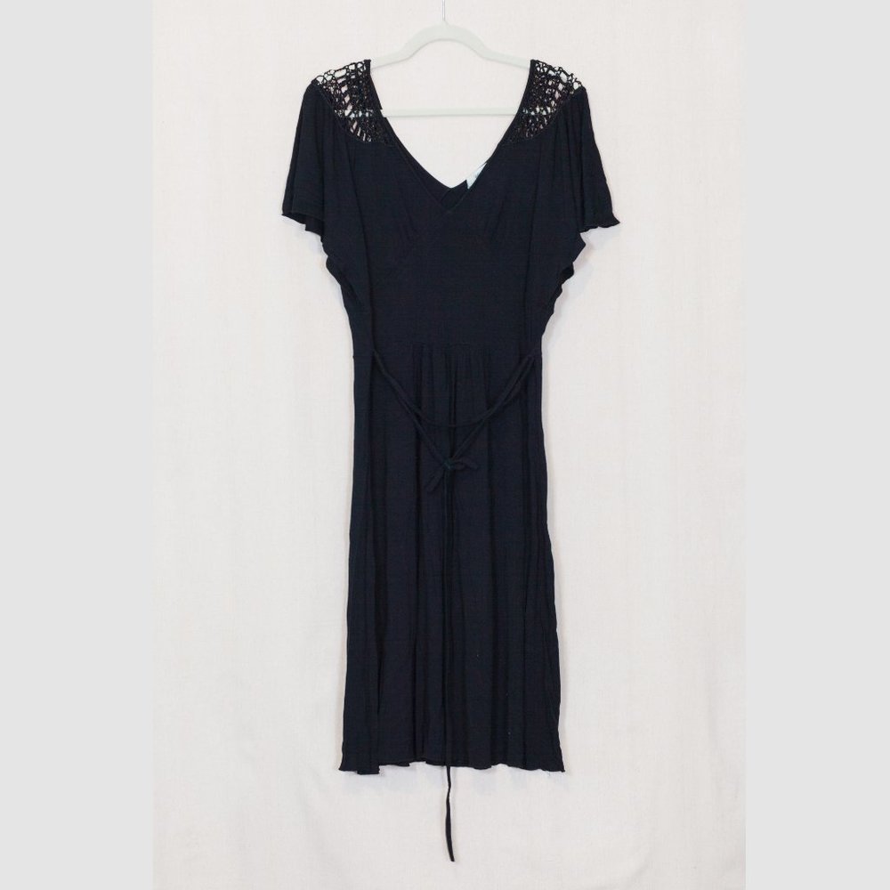 Vintage knitted flutter sleeved flowy v neck and back knee length dress